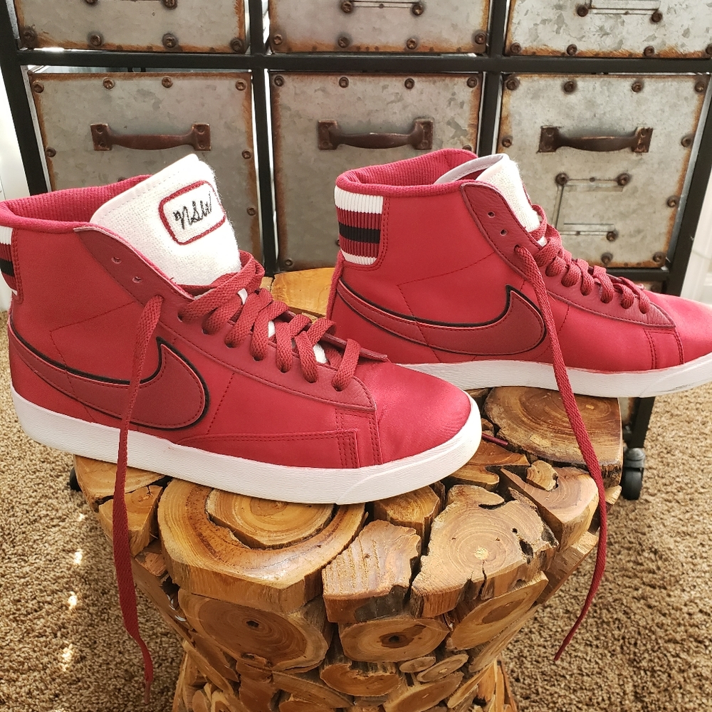 Nike Women's Blazer Mid Shoes